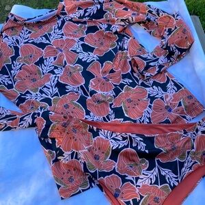 Seea XL surf set 2 pc rash guard and high waist revo bottom Mabel print brasilia